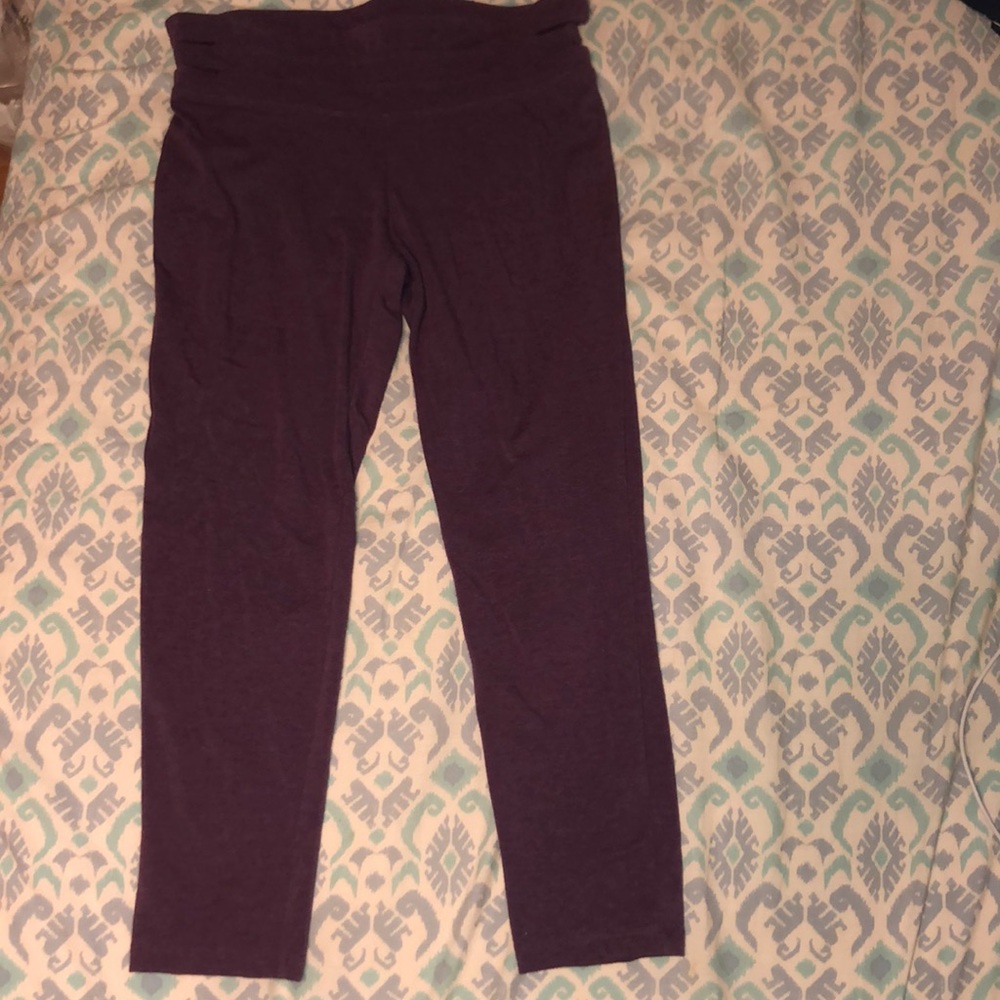 Aeropostale Live Love Dream Purple Capri leggings